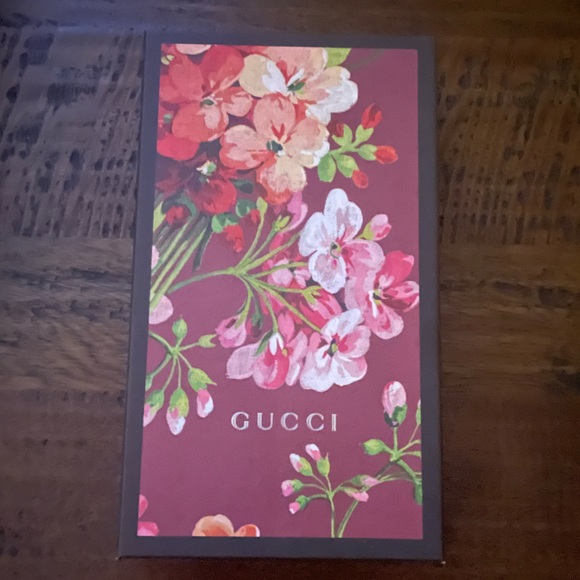 GUCCI NEW! 🎁 Silk Polka Dot Tie w/Tags &Box. Authenticated. Rare, Unique 🤩 - Picture 3 of 3